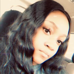 Meet your Posher, Nia